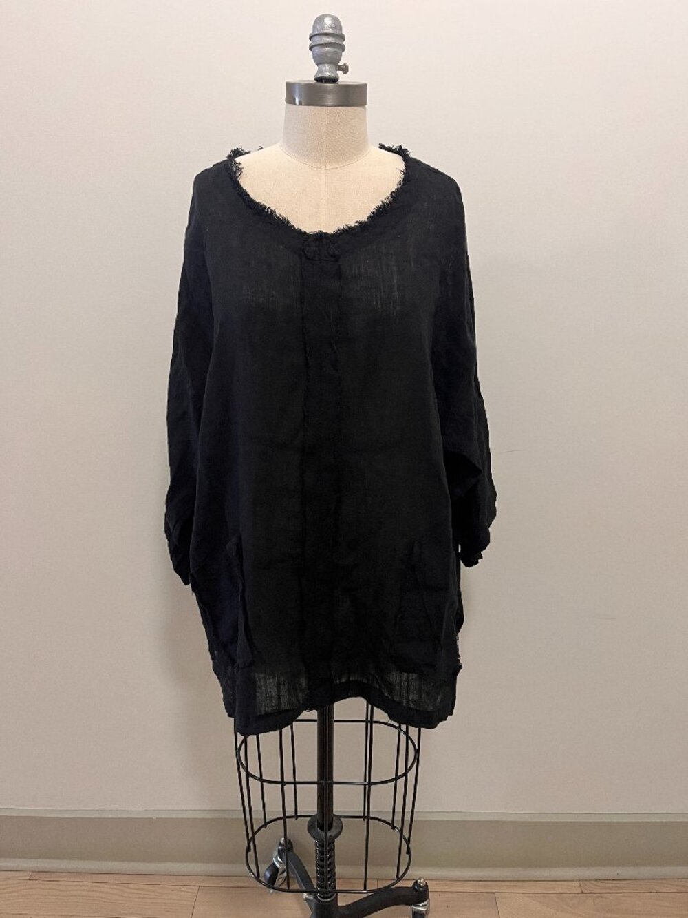 MATCH POINT Black Linen Longsleeve Sheer Tunic Top